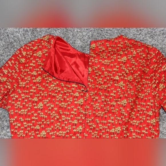 WOMEN'S Handmade Red Floral Short Sleeve Dress - Picture 4 of 4